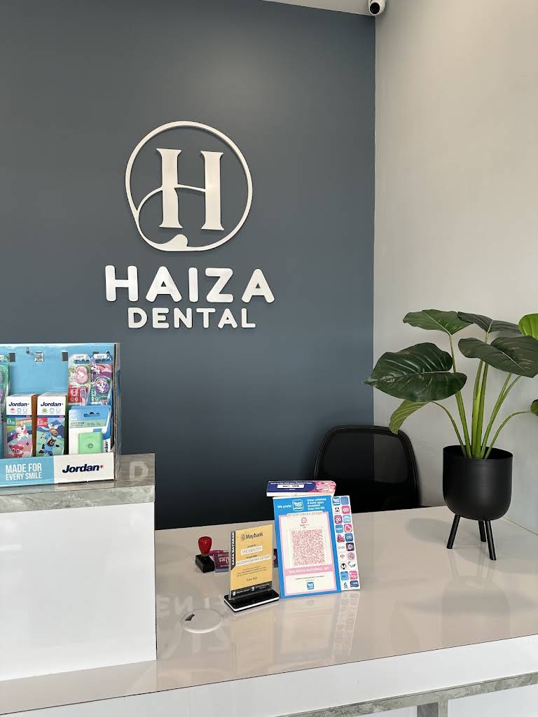 Haiza Dental Reception